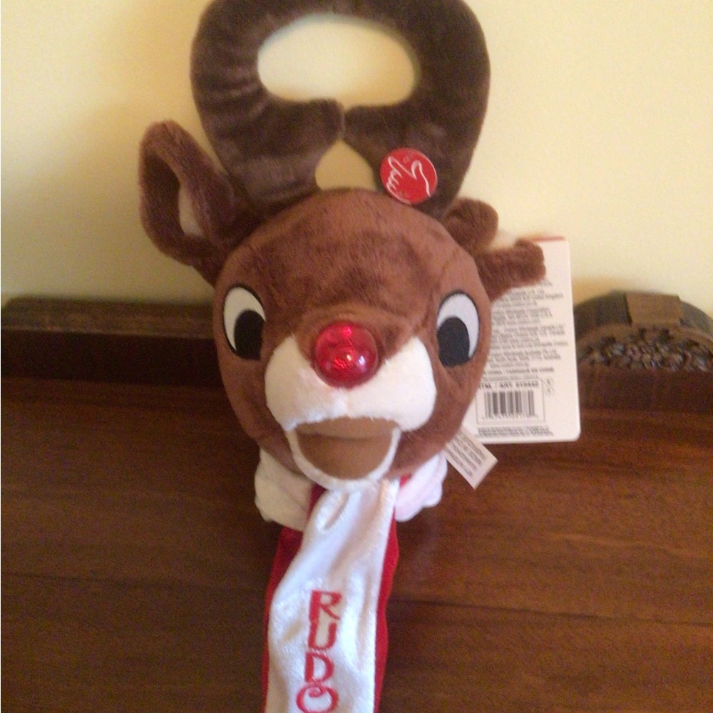 Rudolph Plush Décor